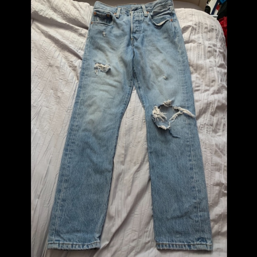 Levi’s 501 Skinny! Size W25 L28| fits like straight mom jean/ skinny jean